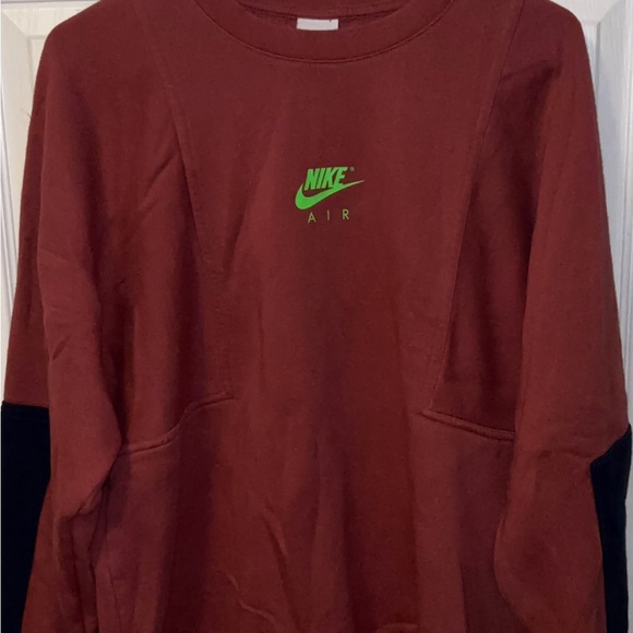 Nike Men's Maroon and Dark Blue Crewneck Sweater - Picture 2 of 4